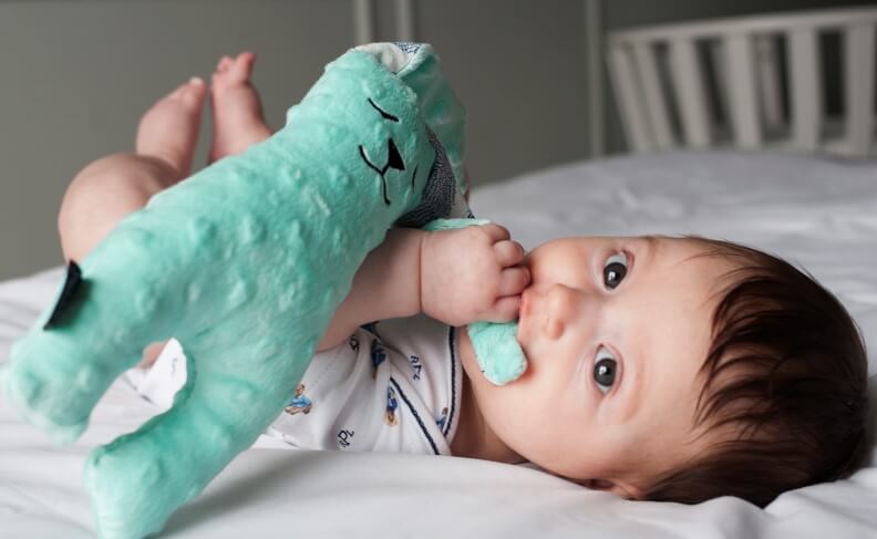 安撫嬰兒玩偶如何讓寶寶安心？
