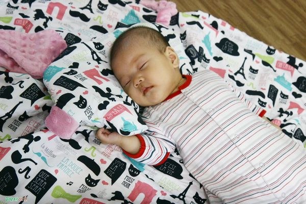 嬰兒用品	嬰兒枕頭	安撫玩具