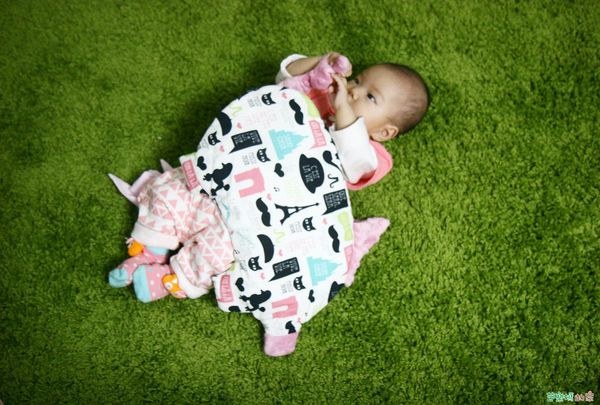嬰兒用品	嬰兒枕頭	安撫玩具